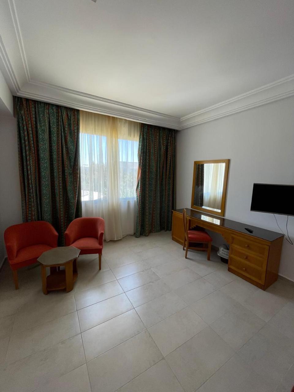 Marina Palace