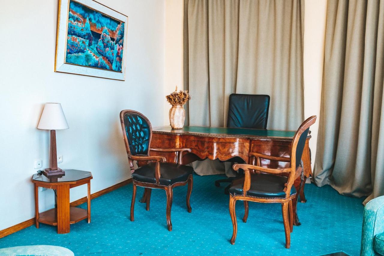 Marina Palace